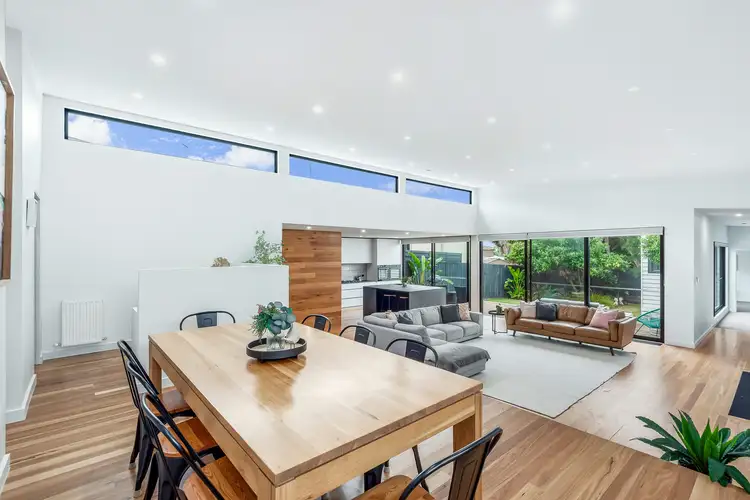 4 Sea Breeze Ct