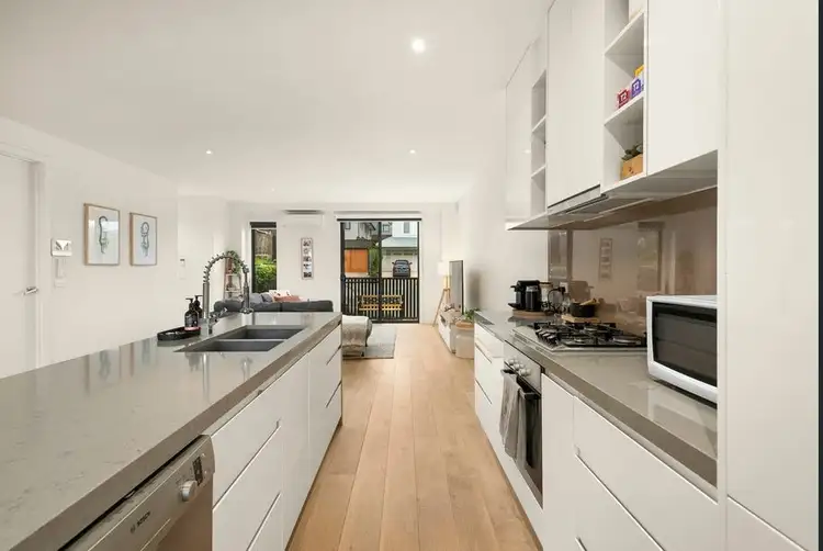 10 Galbraith Close