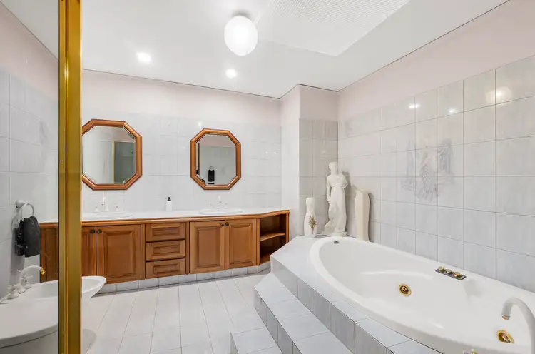 Sixth view of Homely house listing, 1 Jindalee Court, Bulleen VIC 3105