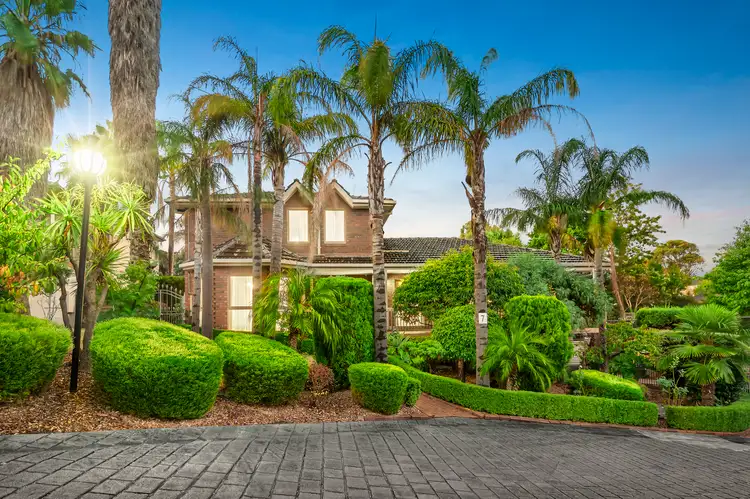 7 Robertswood Close, Doncaster East VIC 3109