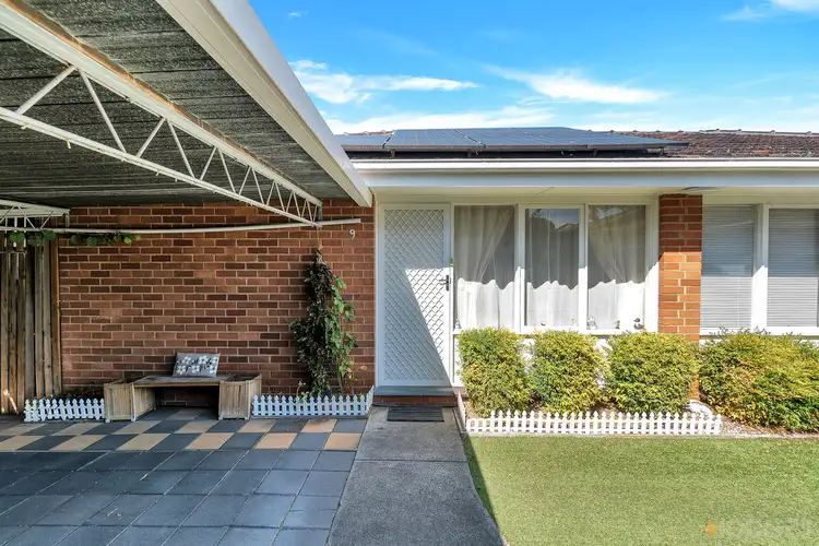 2b Latrobe Street