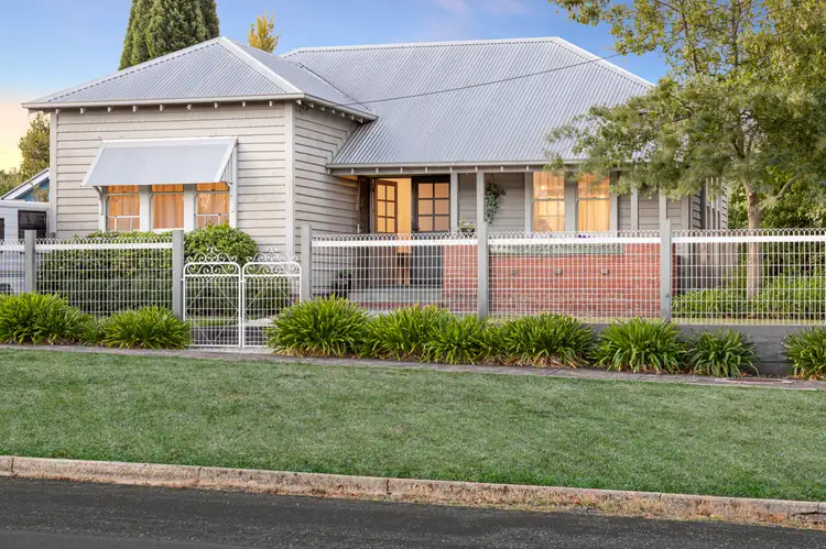 702 Gregory Street, Soldiers Hill VIC 3350