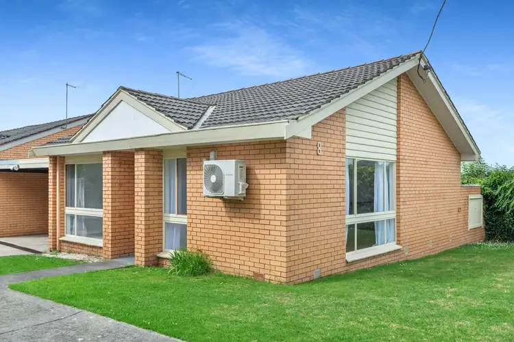8 Seaview Parade