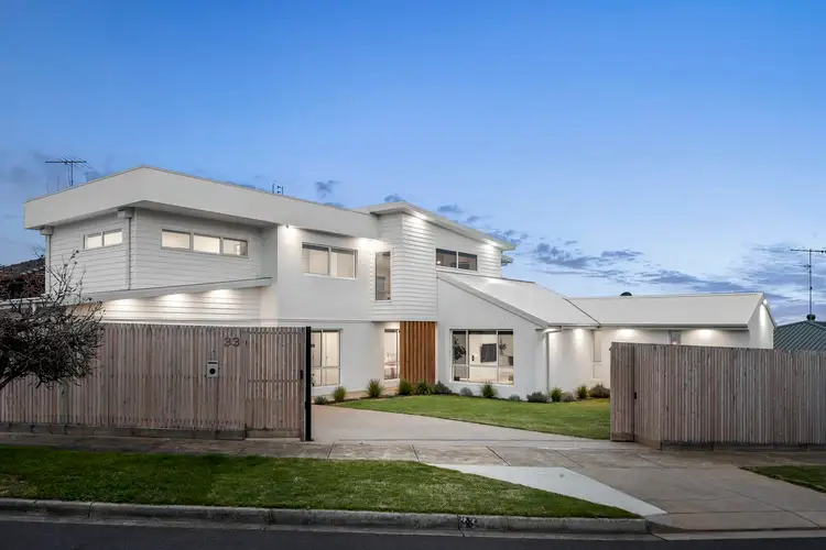 33 Canis Crescent