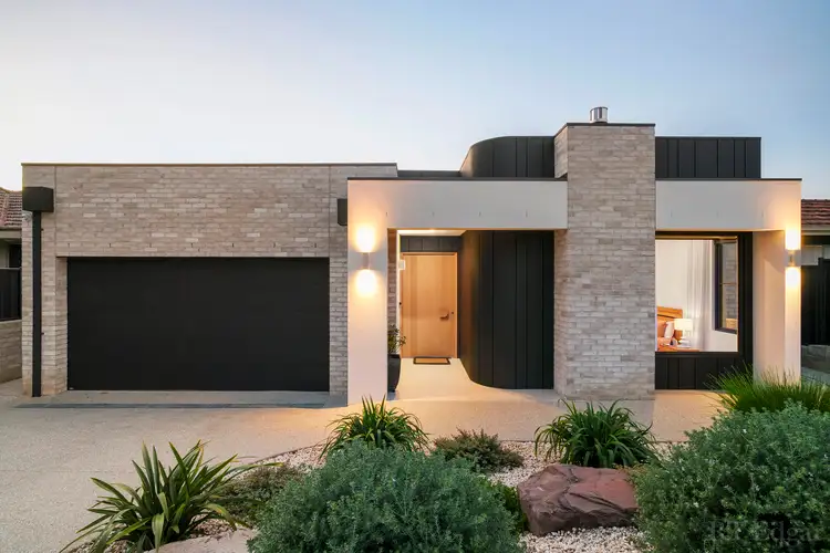 31 Elm Grove, Kew East VIC 3102