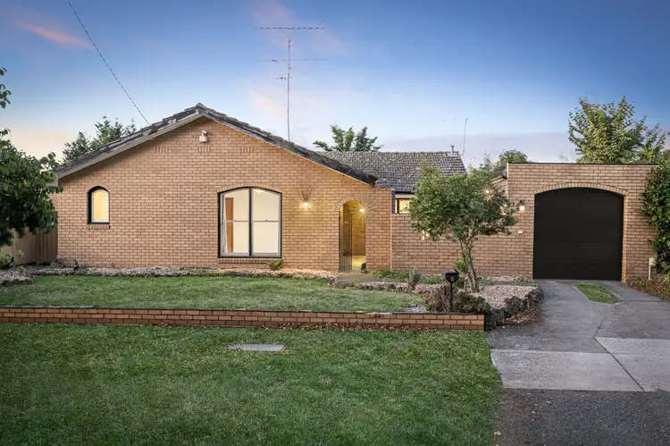 6 Winter Street, Newington VIC 3350