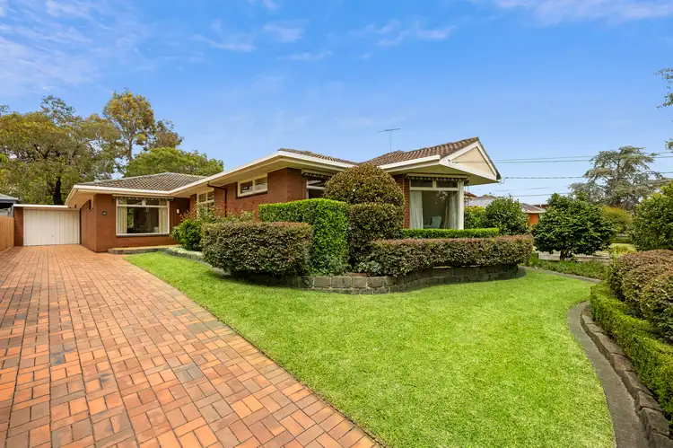 42 Pasadena Crescent, Bentleigh East VIC 3165