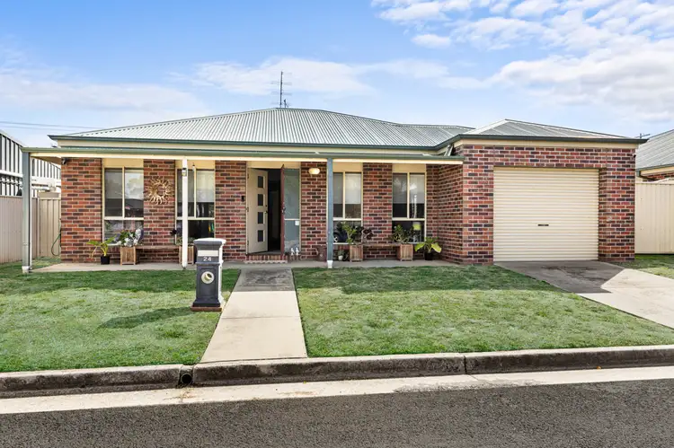 24 Wilsons Lane, Sebastopol VIC 3356