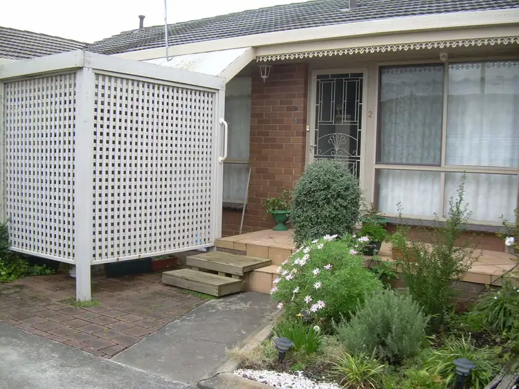 2/24 Molbray Street, Wendouree VIC 3355