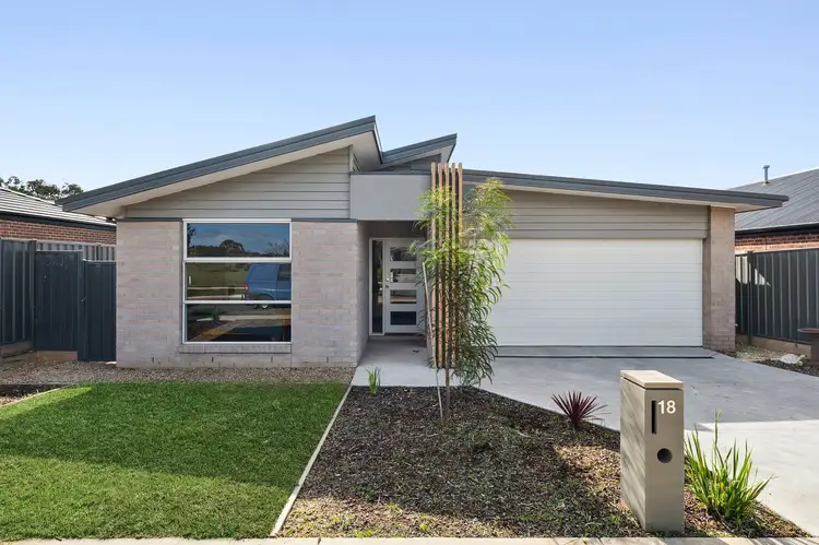 18 Fitzwalter St, St Leonards VIC 3223