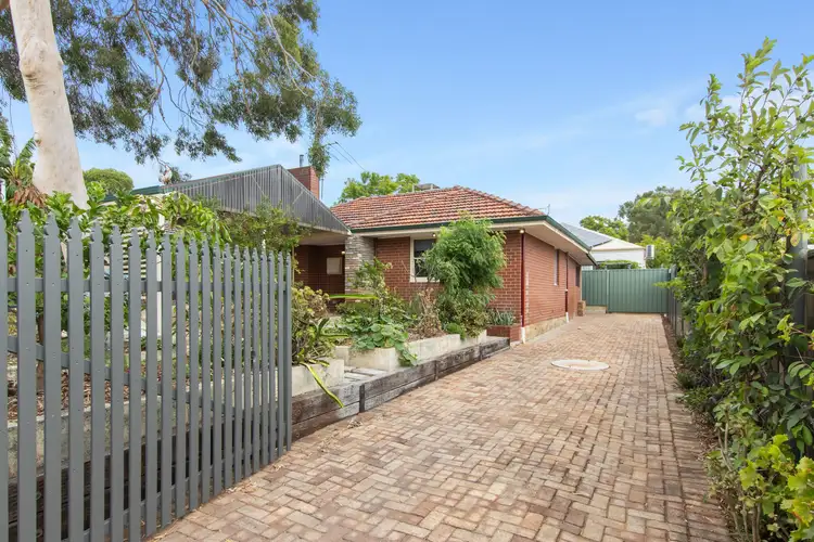 9 Towning St, Embleton WA 6062