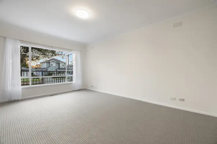 Fifth view of Homely house listing, 10 Dundee Avenue, Chadstone VIC 3148