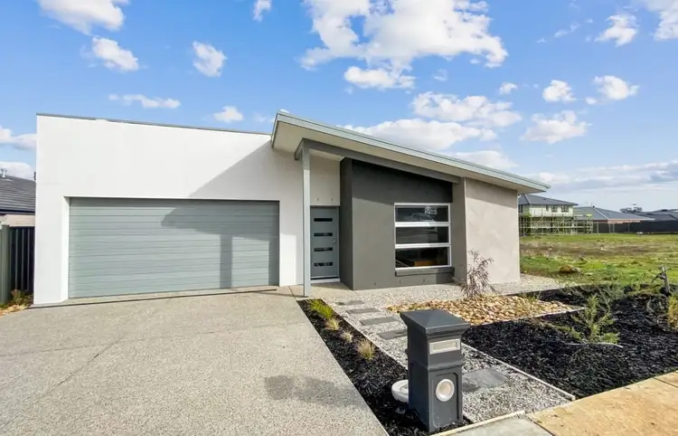 1/5 Eyckens Road, Lucas VIC 3350