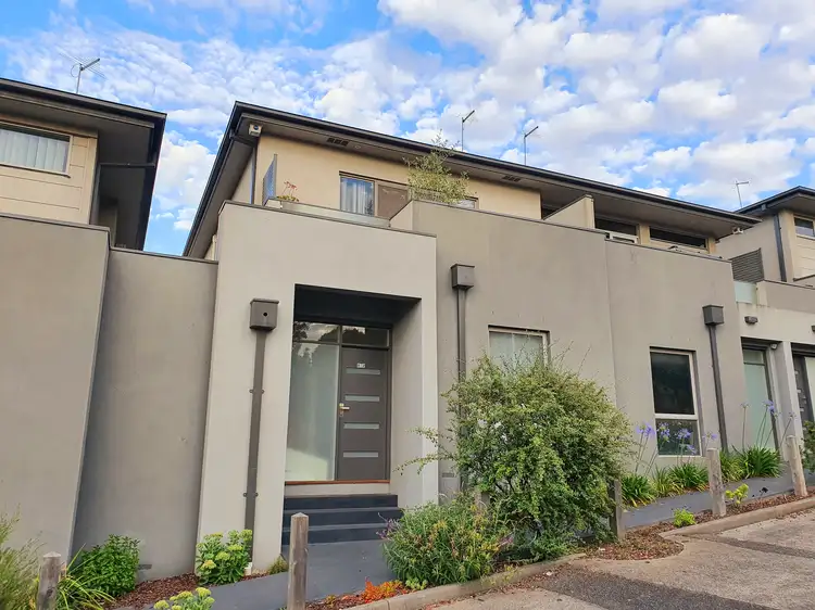2/8 Chaleyer Street, Reservoir VIC 3073