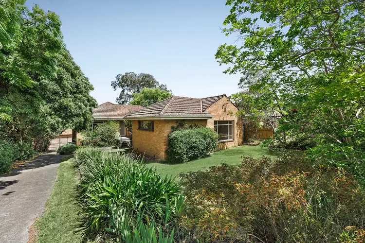 29 Charteris Drive, Ivanhoe East VIC 3079