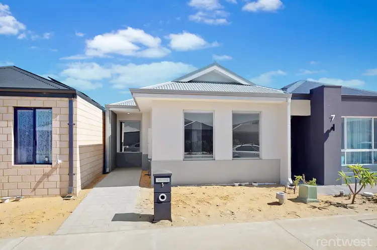 5 Fairchild St, Lakelands WA 6180
