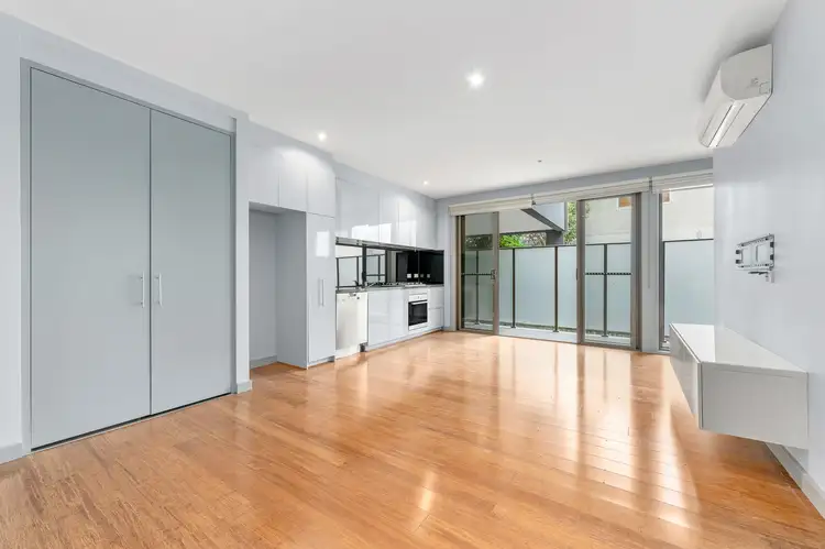 4/11 Railway Crescent, Hampton VIC 3188