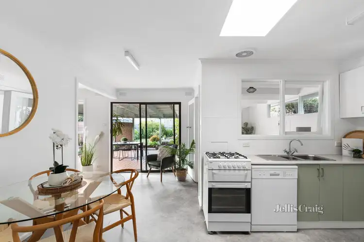 Fifth view of Homely house listing, 10 Warren Road, Viewbank VIC 3084
