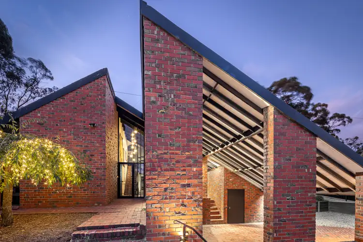 20 Mount Helen Avenue, Mount Helen VIC 3350