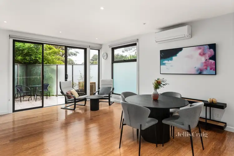 9/11 Railway Crescent, Hampton VIC 3188