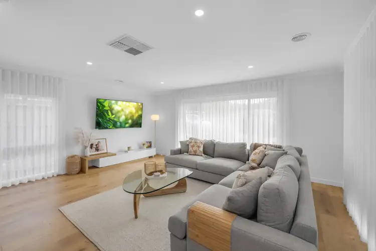 26 Irving Road, Pakenham VIC 3810
