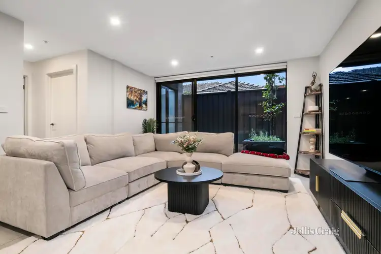 2/61 Droop Street, Footscray VIC 3011