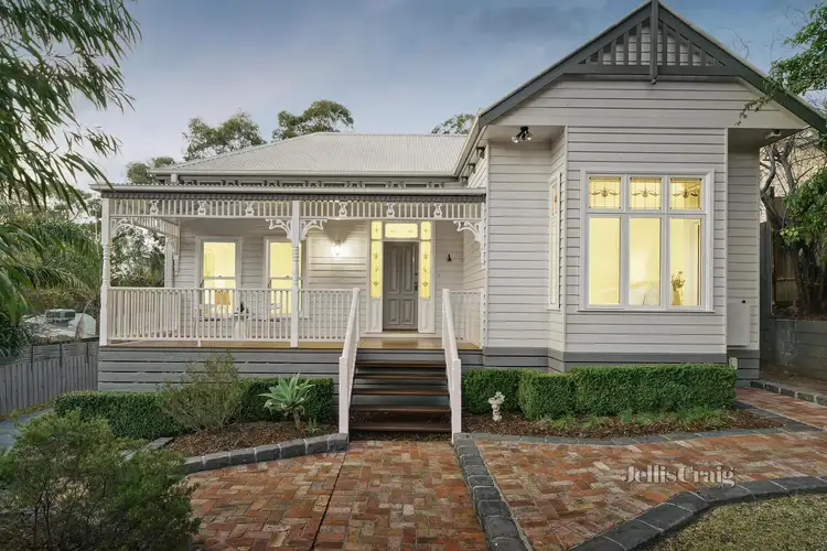 13 Lilian Parade, Eltham VIC 3095