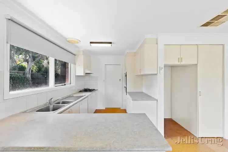 Second view of Homely house listing, 5 Dawn Court, Viewbank VIC 3084