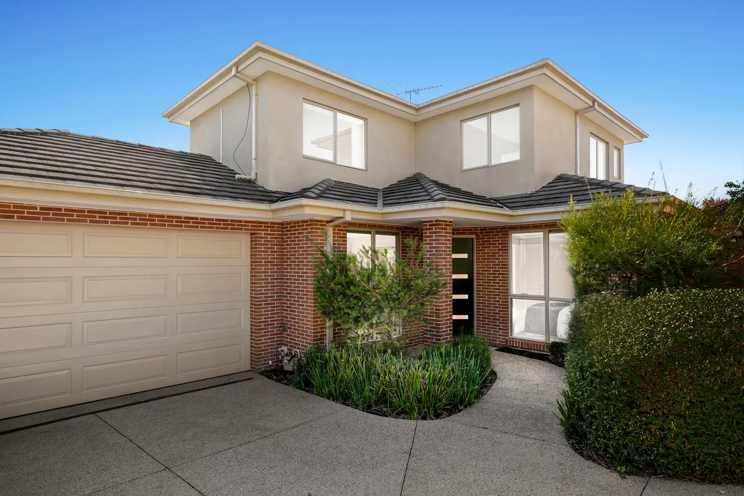Main view of Homely townhouse listing, 2/35 Briggs Street, Mount Waverley VIC 3149
