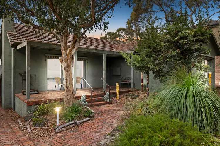 10 Inverell Avenue, Mount Waverley VIC 3149
