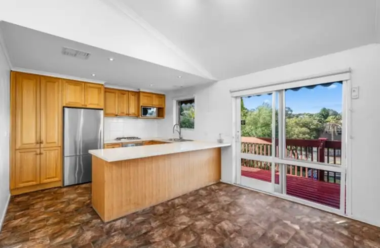 8 Hillgrove Close, Wheelers Hill VIC 3150