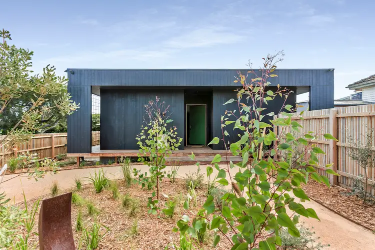 64 Cliff Road, Frankston VIC 3199