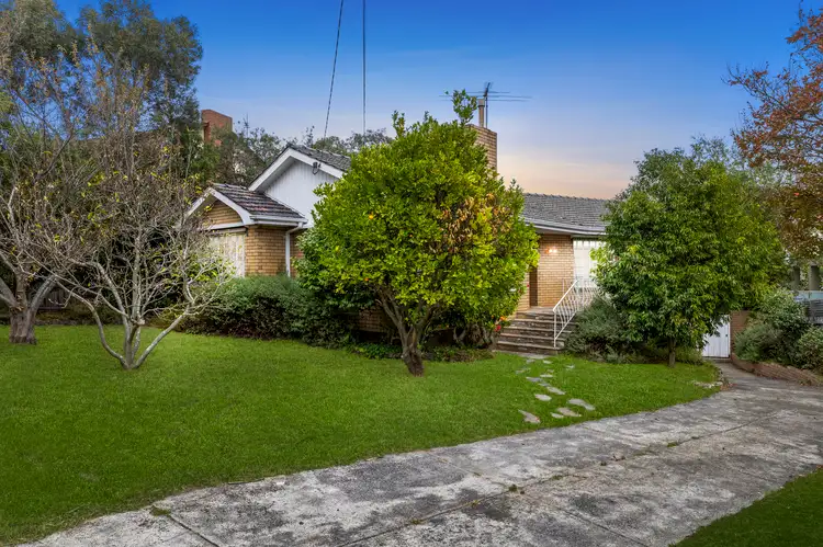 11 Rosaline Avenue, Mount Waverley VIC 3149