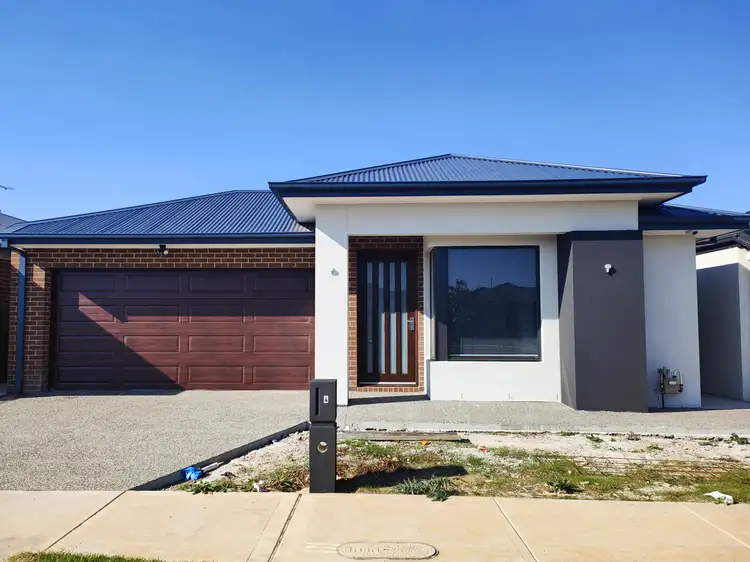 74 Adelong Boulevard, Cobblebank VIC 3338