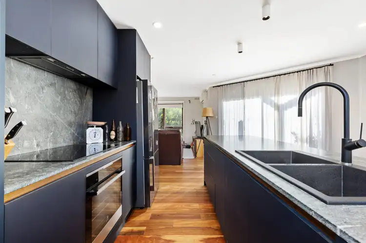 2/504 Lydiard Street, Soldiers Hill VIC 3350