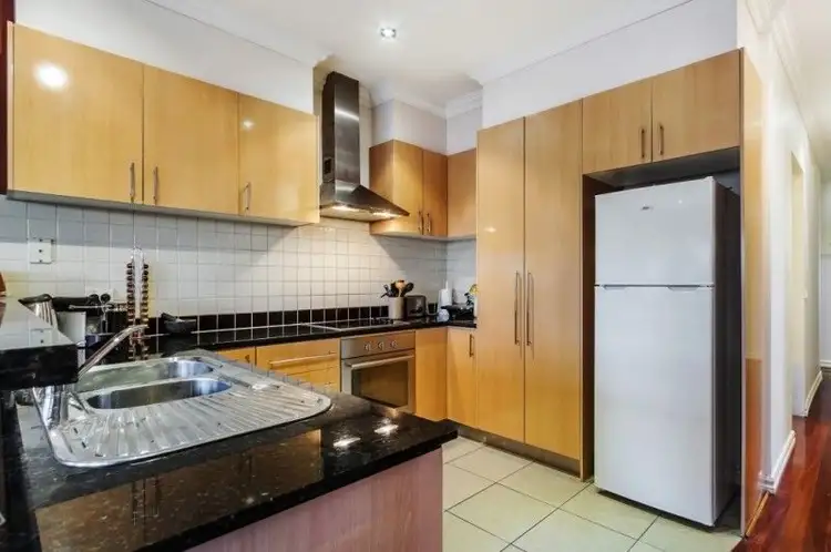 8/3 Kenilworth Parade, Ivanhoe VIC 3079