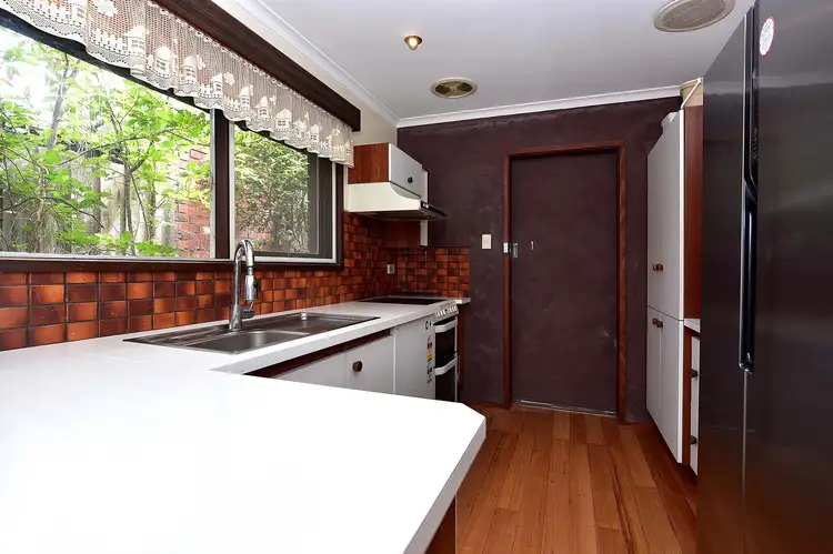 25 Silverton Drive, Ferntree Gully VIC 3156