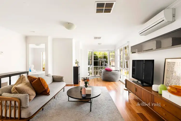 1/15 Elizabeth Crescent, Carnegie VIC 3163