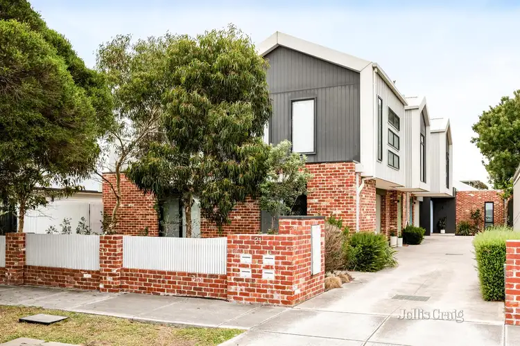 4/21 New Street, South Kingsville VIC 3015