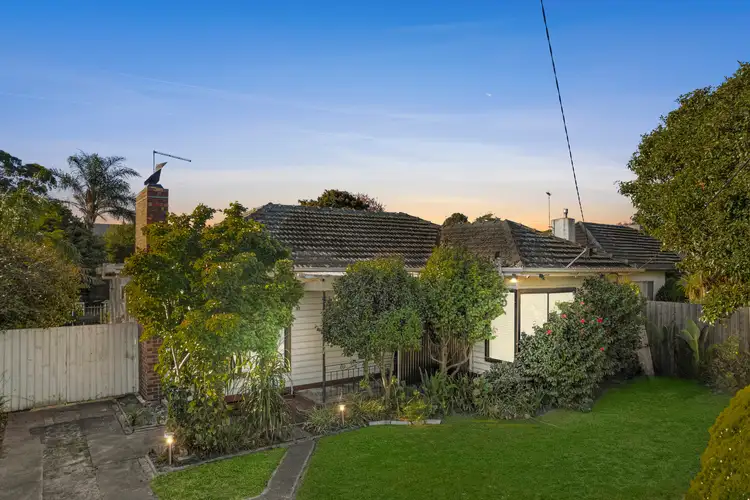 11 Salem Avenue, Oakleigh South VIC 3167
