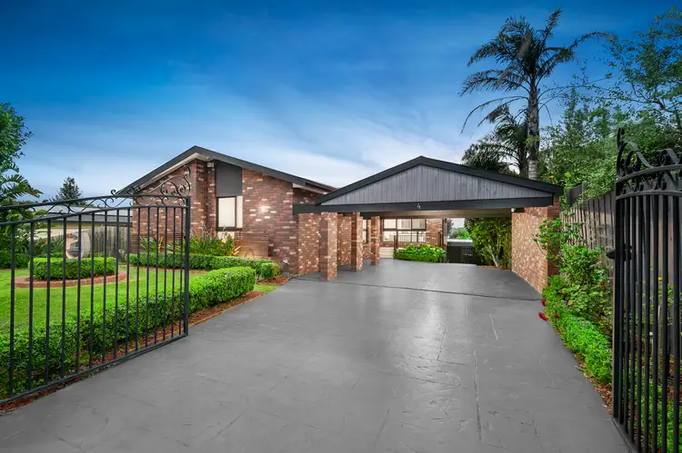4 Leawarra Crescent, Doncaster East VIC 3109