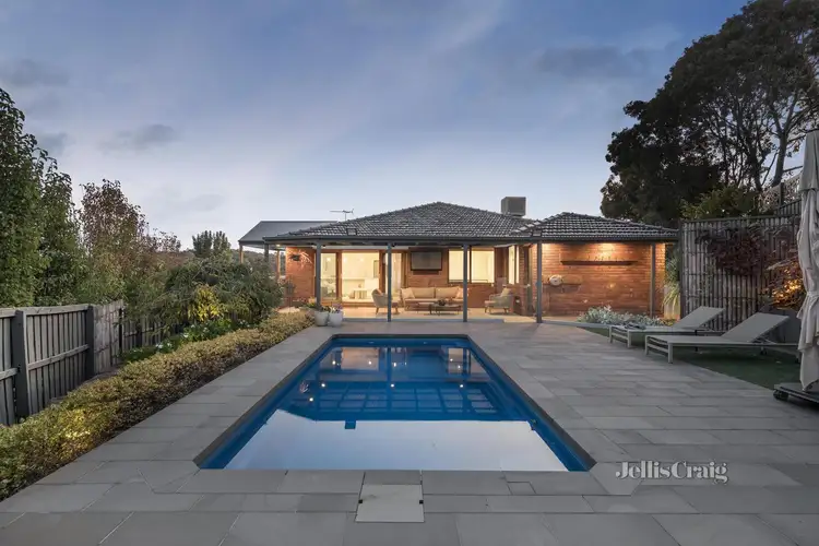 12 Elmwood Rise, Eltham North VIC 3095
