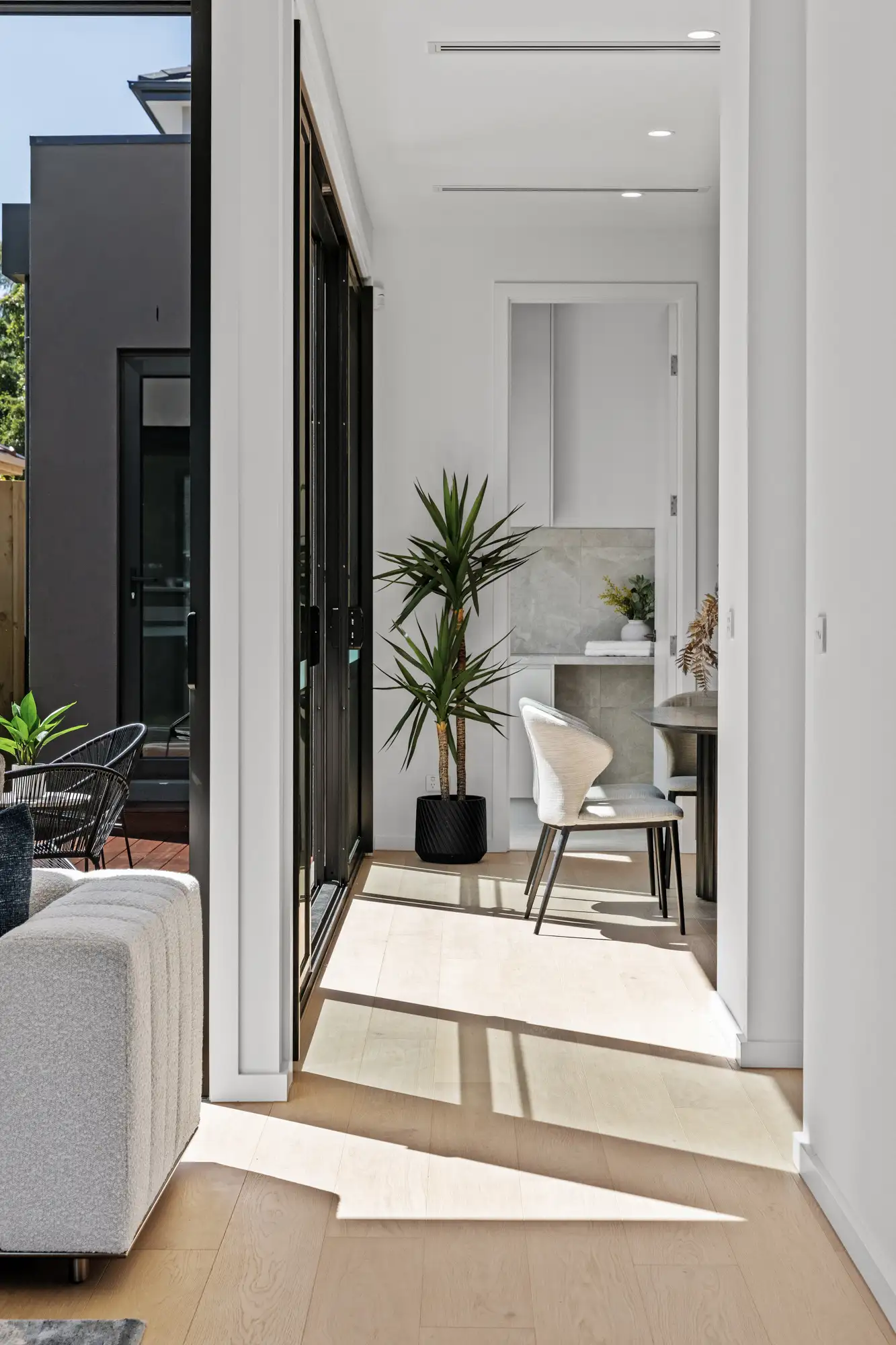 Main view of Homely townhouse listing, 1/37 Larch Crescent, Mount Waverley VIC 3149