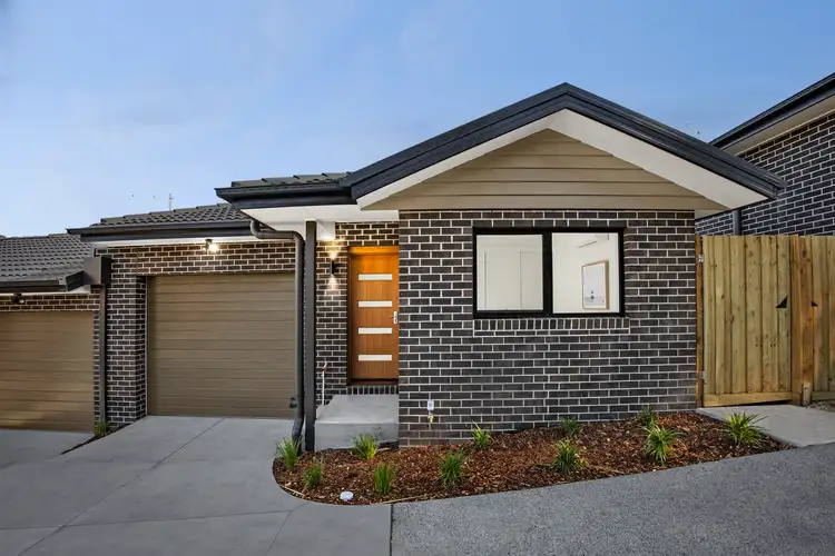 1, 2, 4/27 Masefield Avenue, Mooroolbark VIC 3138