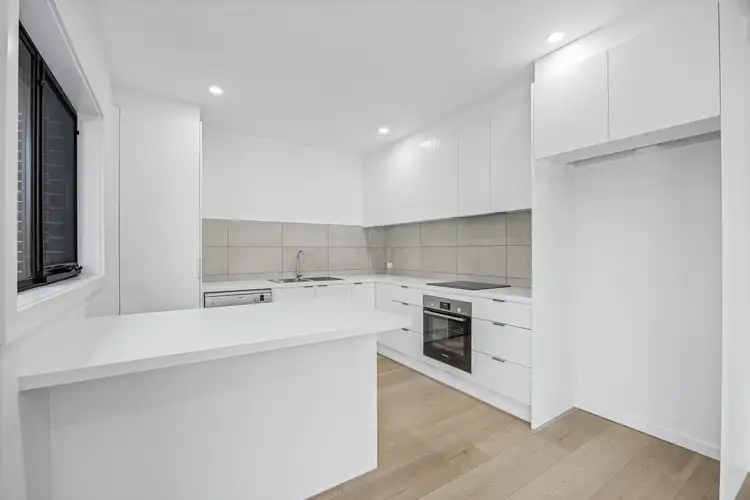 Second view of Homely unit listing, 1, 2, 4/27 Masefield Avenue, Mooroolbark VIC 3138