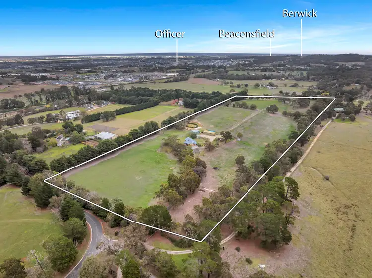 300 Brown Road, Officer VIC 3809