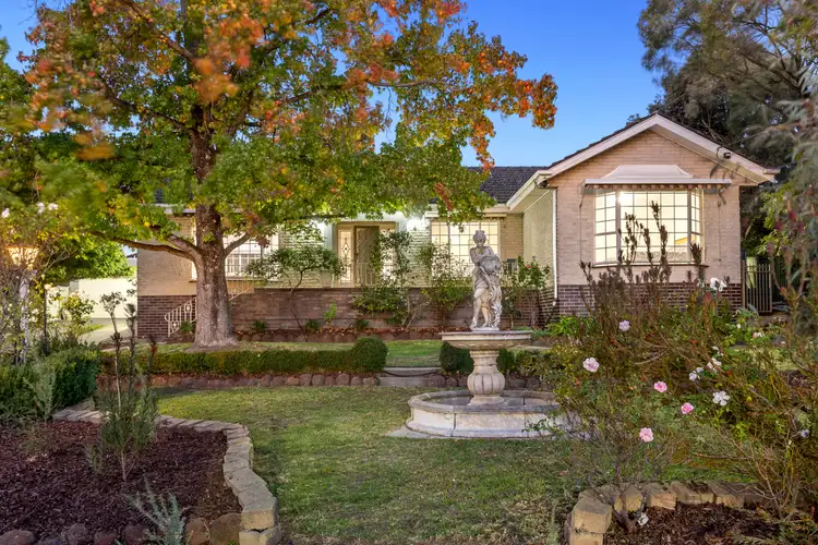 6 Cambrian Court, Flora Hill VIC 3550