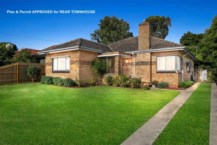 10 Sumersett Avenue, Oakleigh South VIC 3167