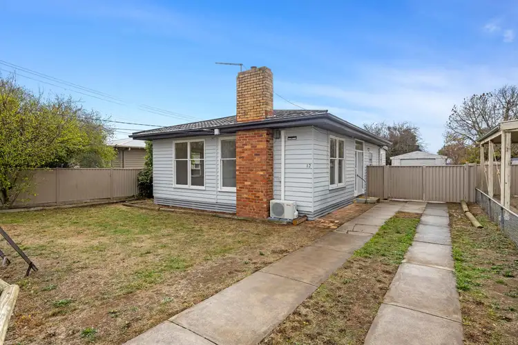 12 Wattle Avenue, Wendouree VIC 3355
