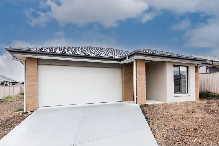 5 Dove Avenue, Winter Valley VIC 3358